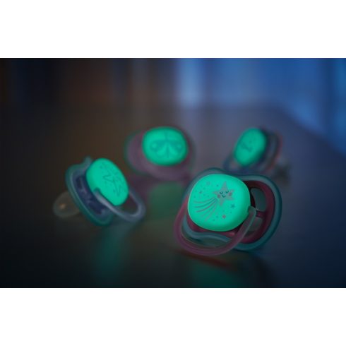Philips AVENT SCF376/14  Ultra air Nighttime játszócumi 6-18 hó  - lányos mintás 