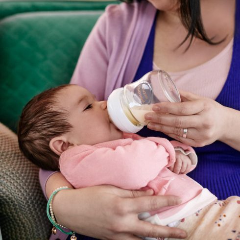 Philips AVENT SCY930/01 Natural Response üvegből készült cumisüveg 120 ml, 0hó+
